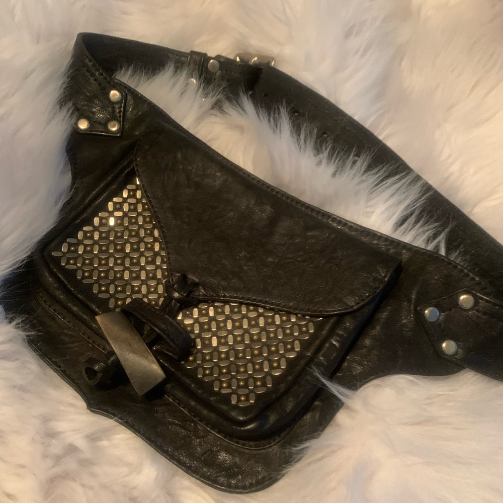 Gorgeous Calleen Cordero belt bag. Size 32.